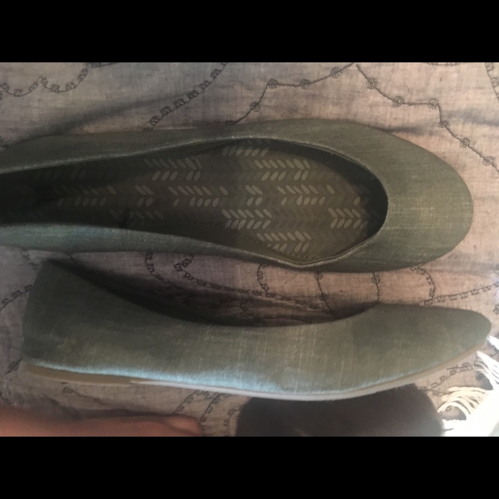 Size 11 flats